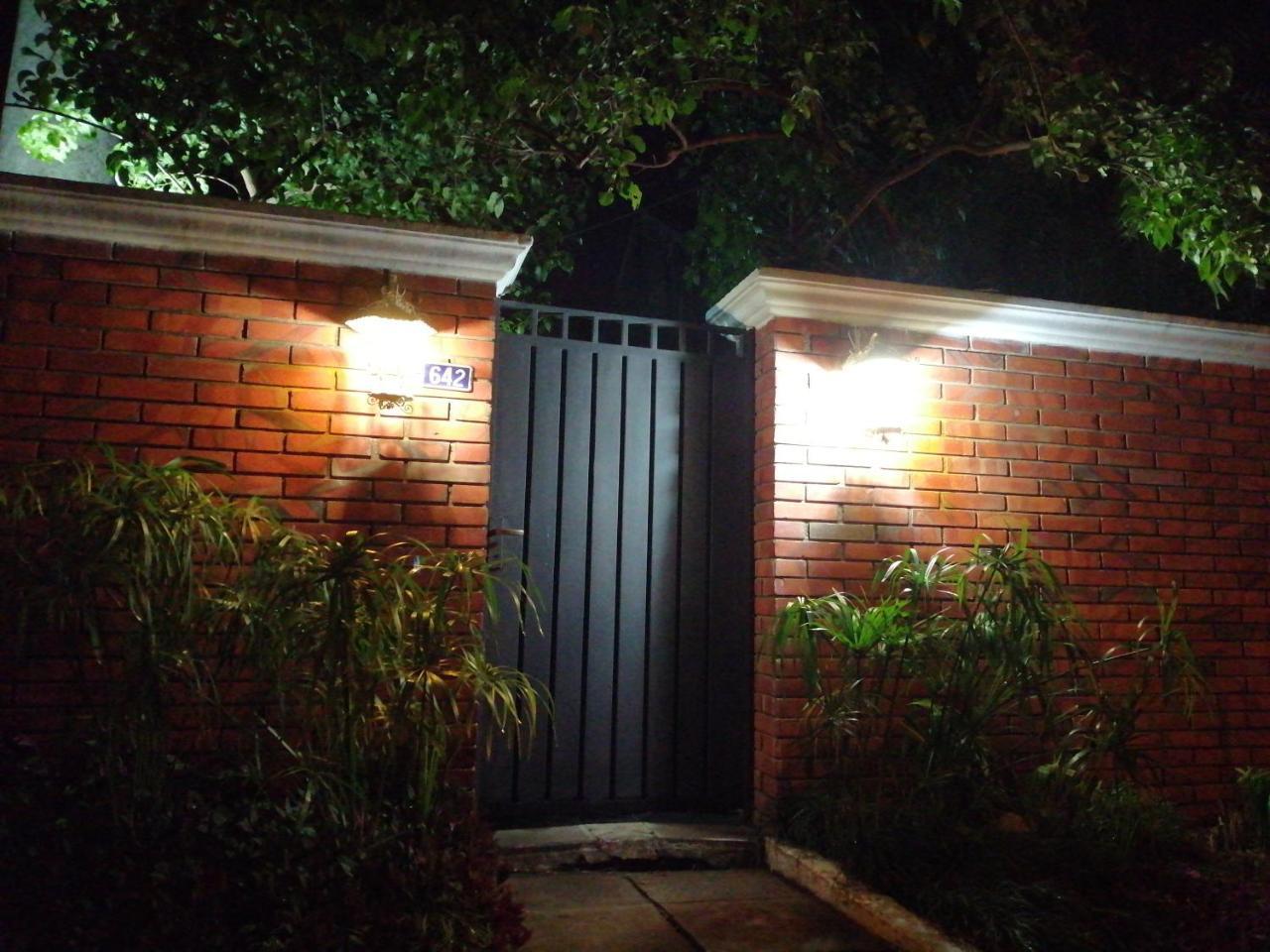 Granados Bed & Breakfast อะซุนซิออง ภายนอก รูปภาพ
